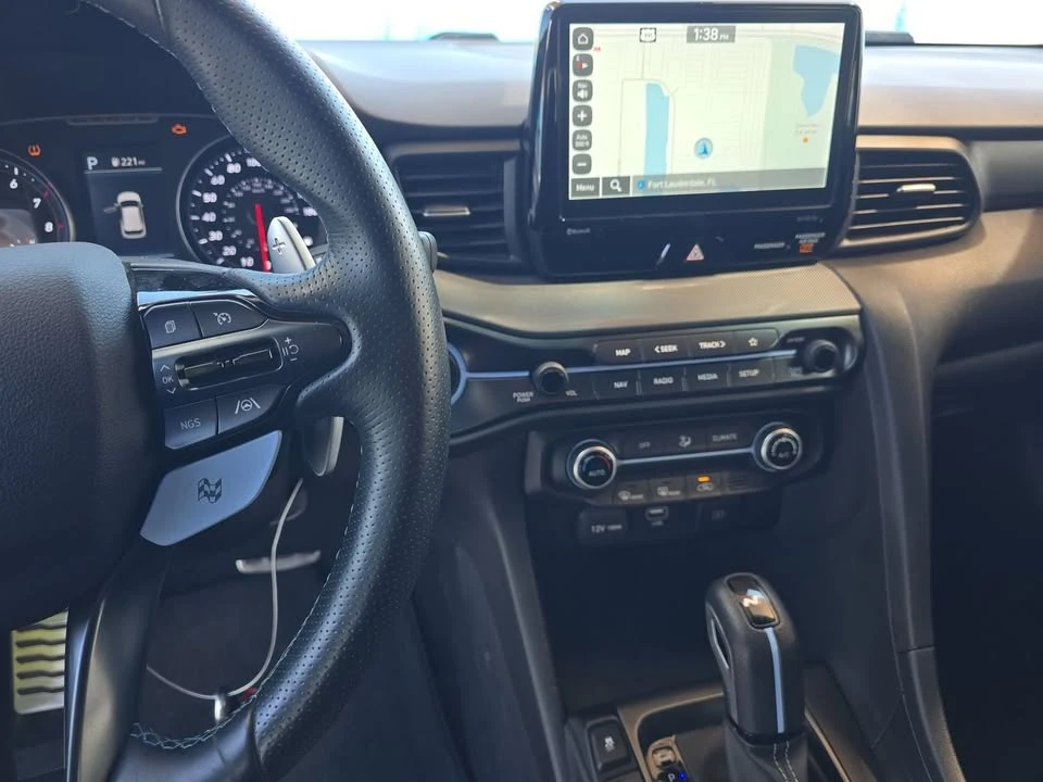 2021 Hyundai Veloster - Image 2 of 10