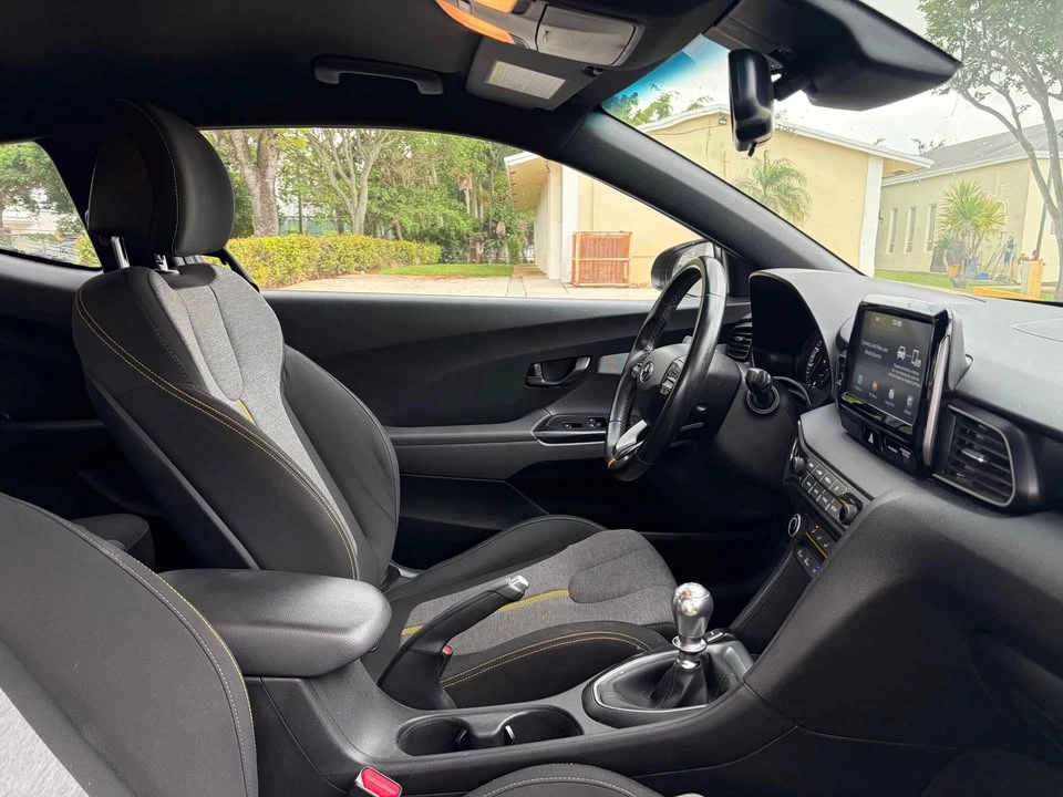 2021 Hyundai Veloster - Image 9 of 11