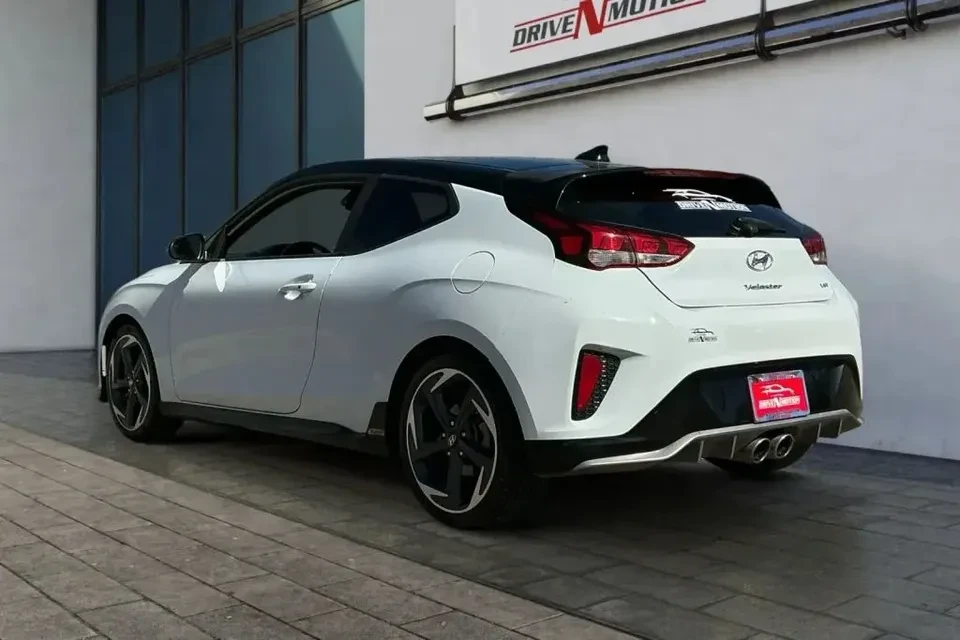 2021 Hyundai Veloster - Image 2 of 5