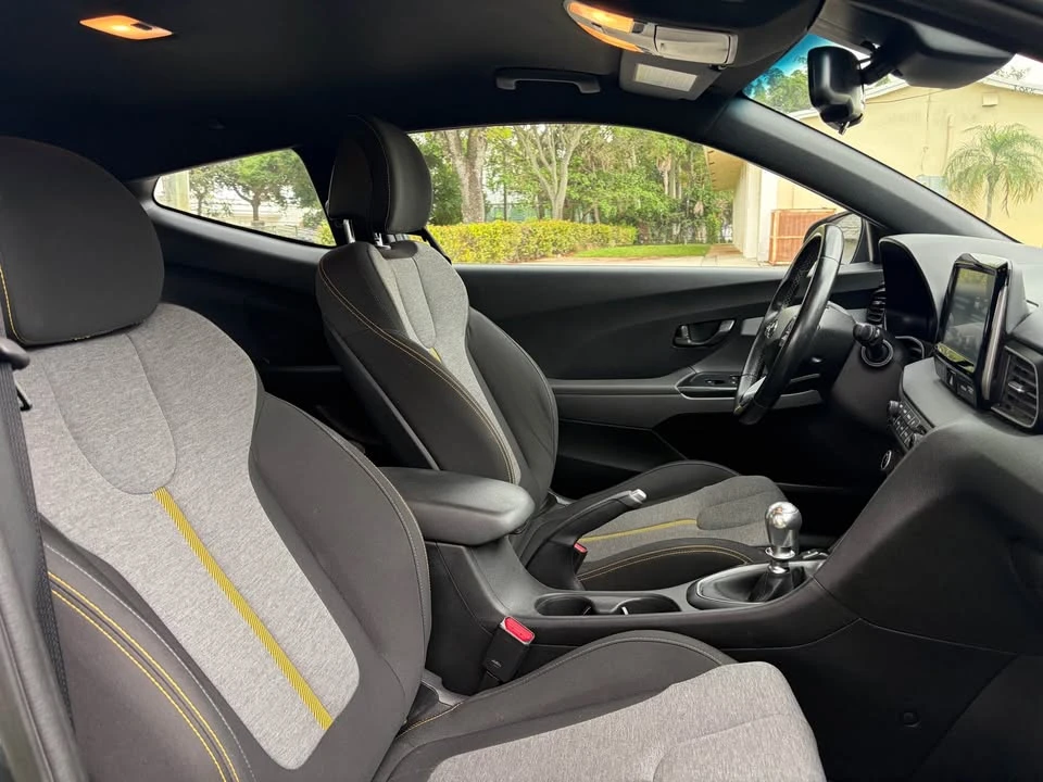 2021 Hyundai Veloster - Image 10 of 11