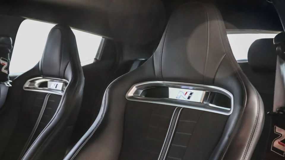 2021 Hyundai Veloster - Image 13 of 17