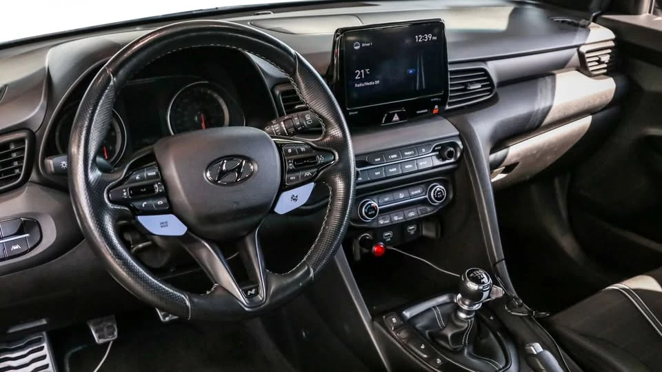 2021 Hyundai Veloster - Image 9 of 17