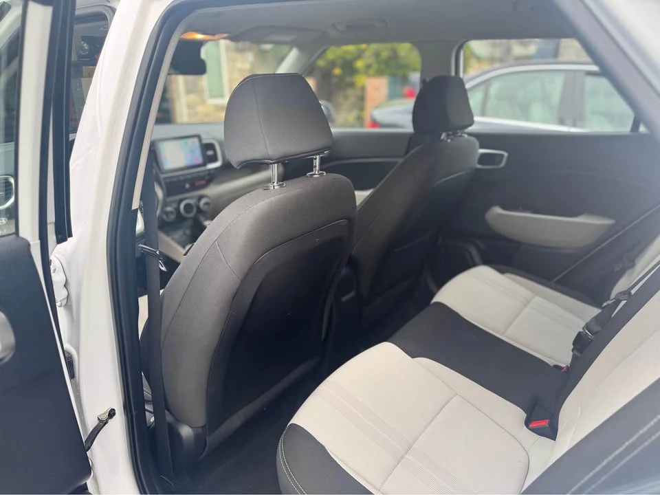 2021 Hyundai Venue - Image 5 of 8