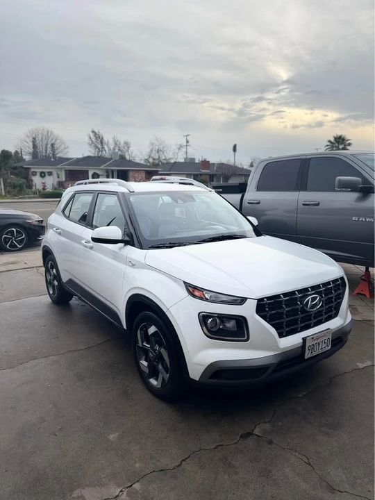 2021 Hyundai Venue - Image 2 of 8
