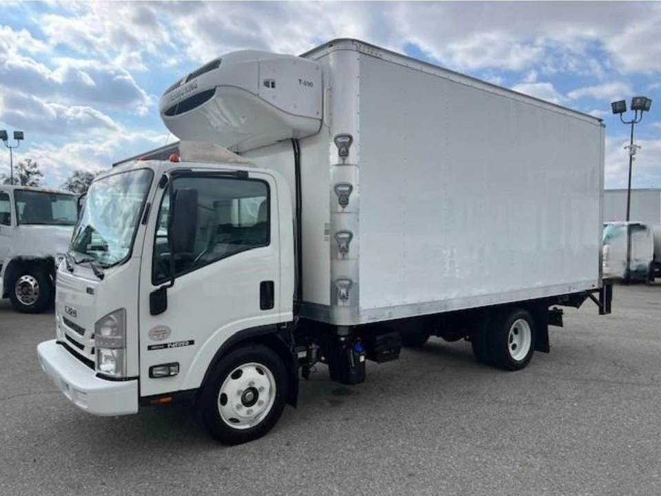 2021 Isuzu Elf - Image 5 of 15
