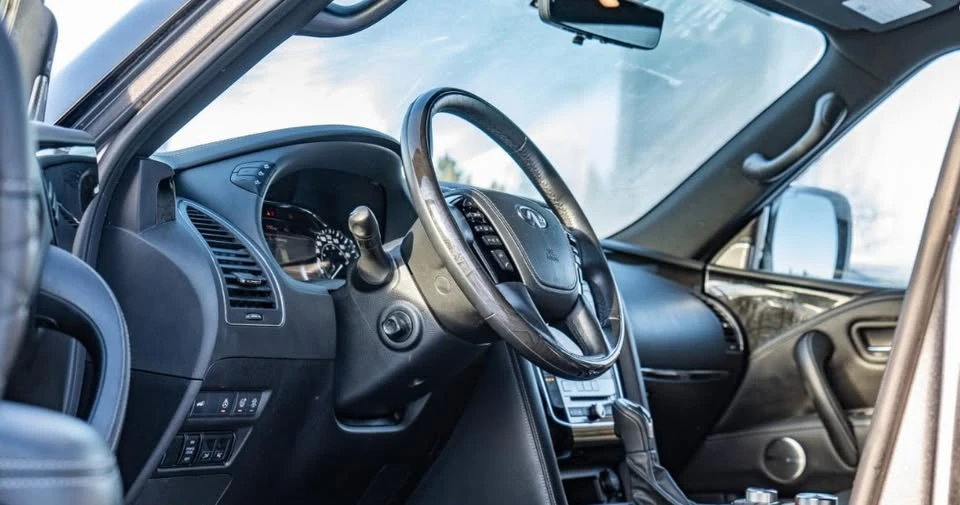 2021 Infiniti QX80 - Image 2 of 8