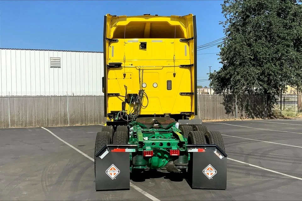 2021 International LT - Image 3 of 5