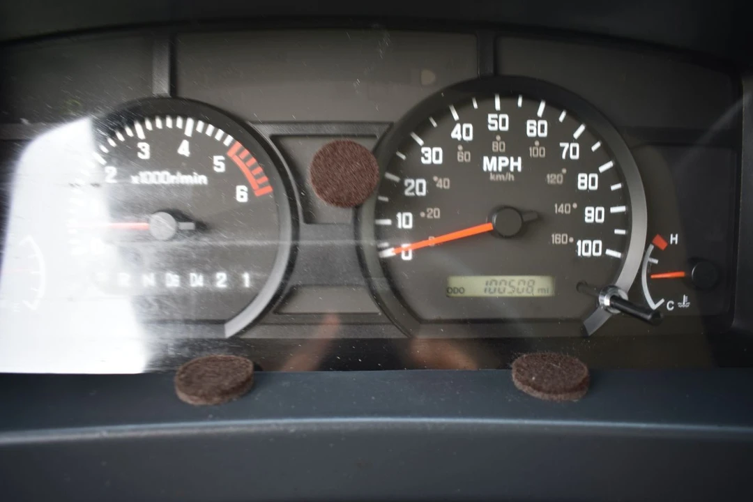 2021 Isuzu Elf - Image 14 of 19