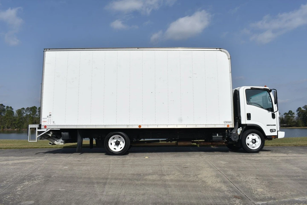 2021 Isuzu Elf - Image 8 of 19