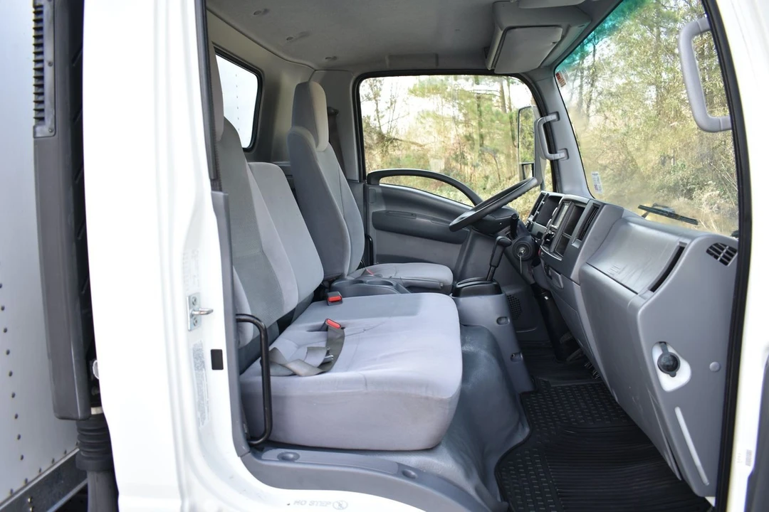 2021 Isuzu Elf - Image 16 of 19