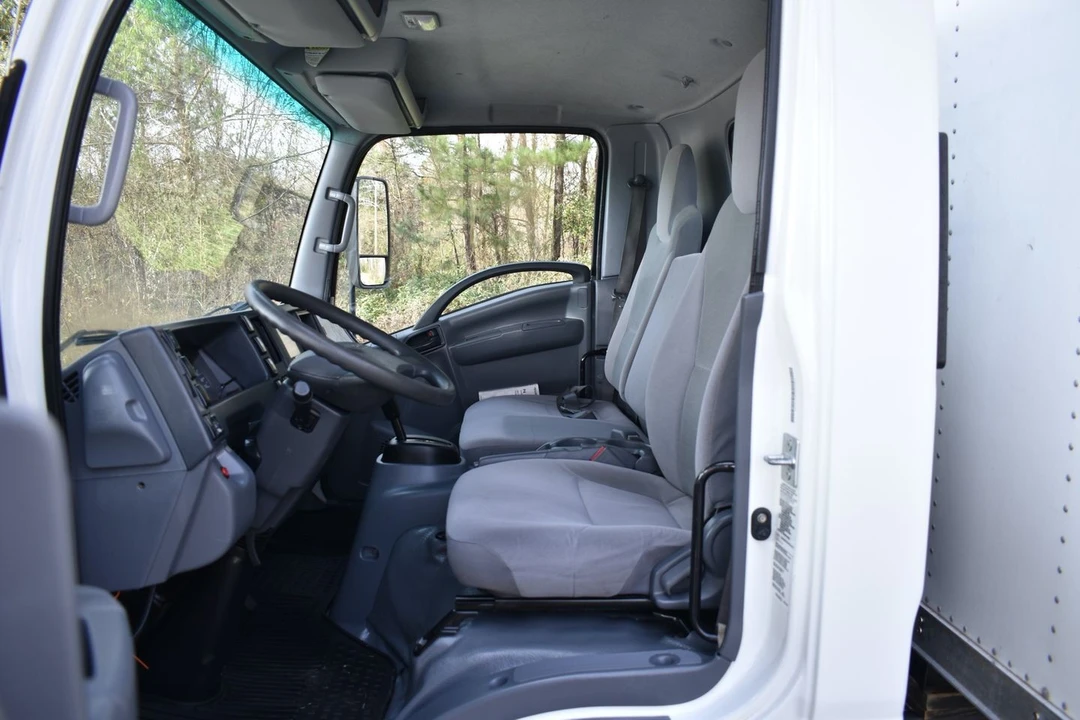 2021 Isuzu Elf - Image 13 of 19