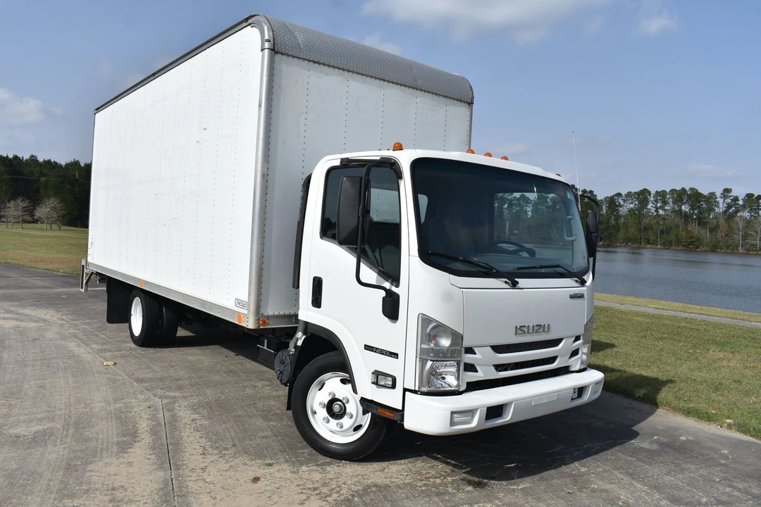 2021 Isuzu Elf - Image 7 of 19