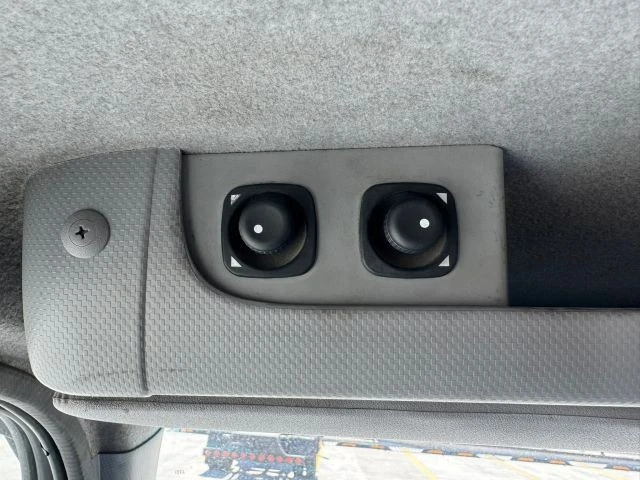 2021 Isuzu Elf - Image 20 of 21