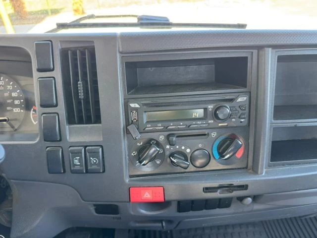 2021 Isuzu Elf - Image 25 of 31