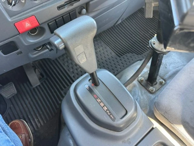 2021 Isuzu Elf - Image 24 of 31
