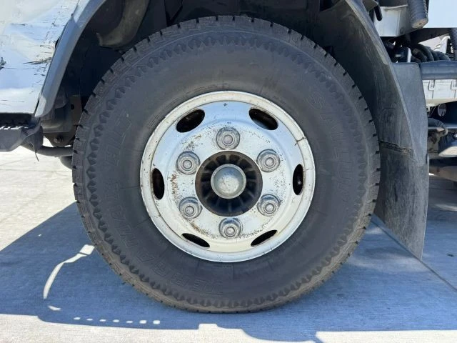 2021 Isuzu Elf - Image 8 of 31