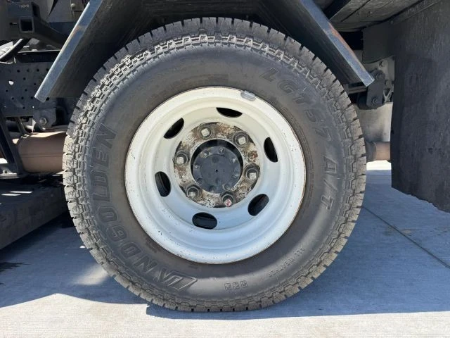 2021 Isuzu Elf - Image 10 of 31