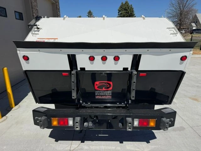 2021 Isuzu Elf - Image 30 of 31