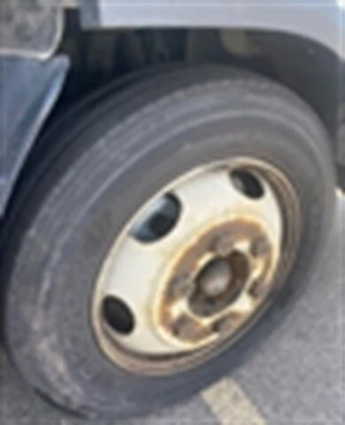 2021 Isuzu Elf - Image 8 of 10