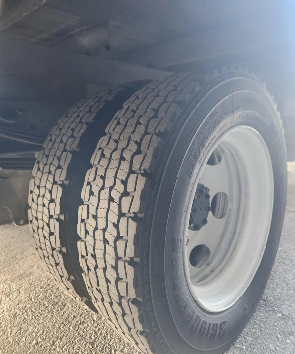 2021 Isuzu Elf - Image 21 of 31