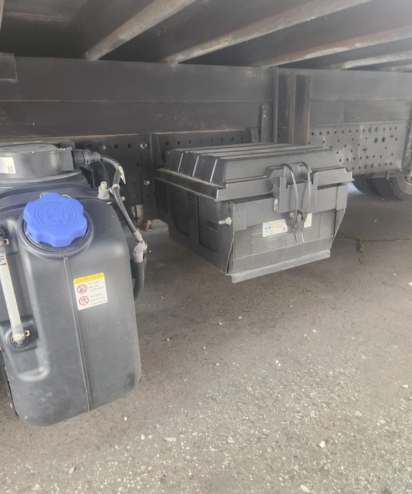 2021 Isuzu Elf - Image 16 of 31
