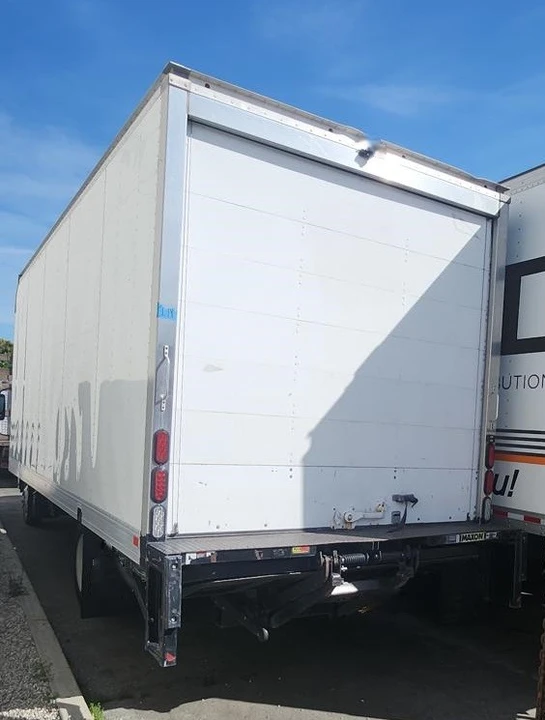 2021 Isuzu Elf - Image 5 of 31