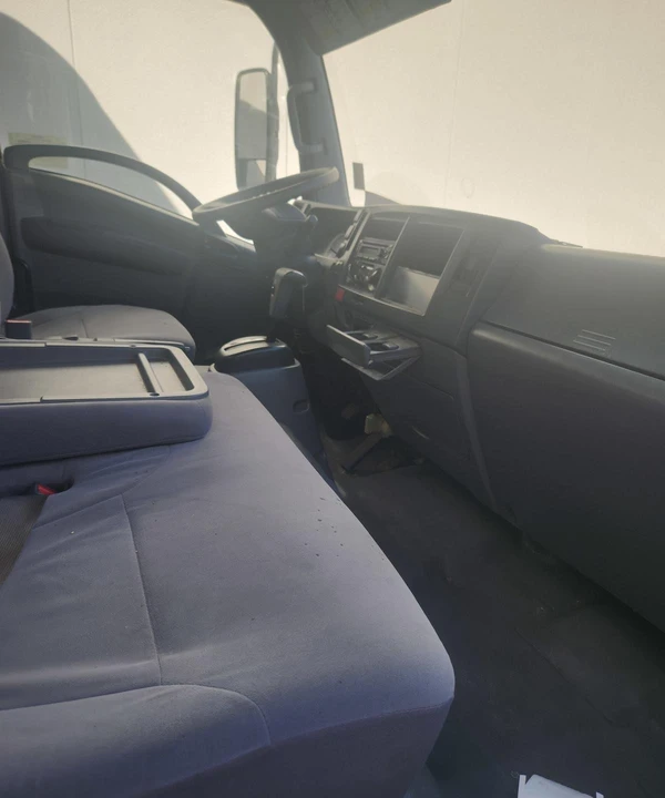 2021 Isuzu Elf - Image 30 of 31
