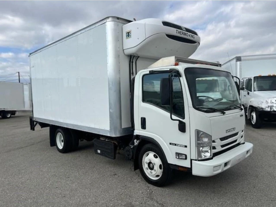 2021 Isuzu Elf - Image 5 of 12