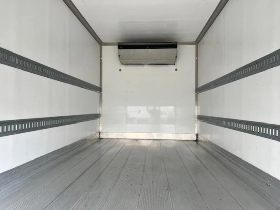 2021 Isuzu Elf - Image 8 of 12