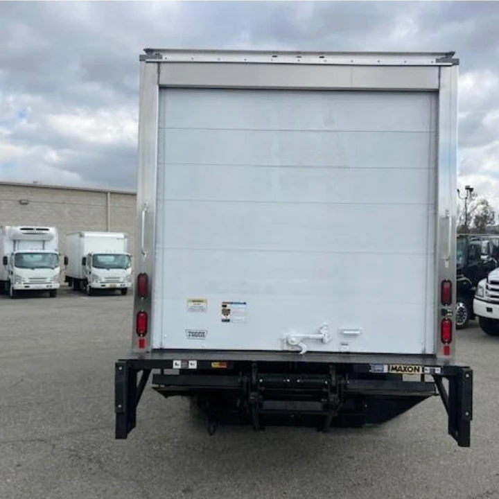 2021 Isuzu Elf - Image 7 of 12