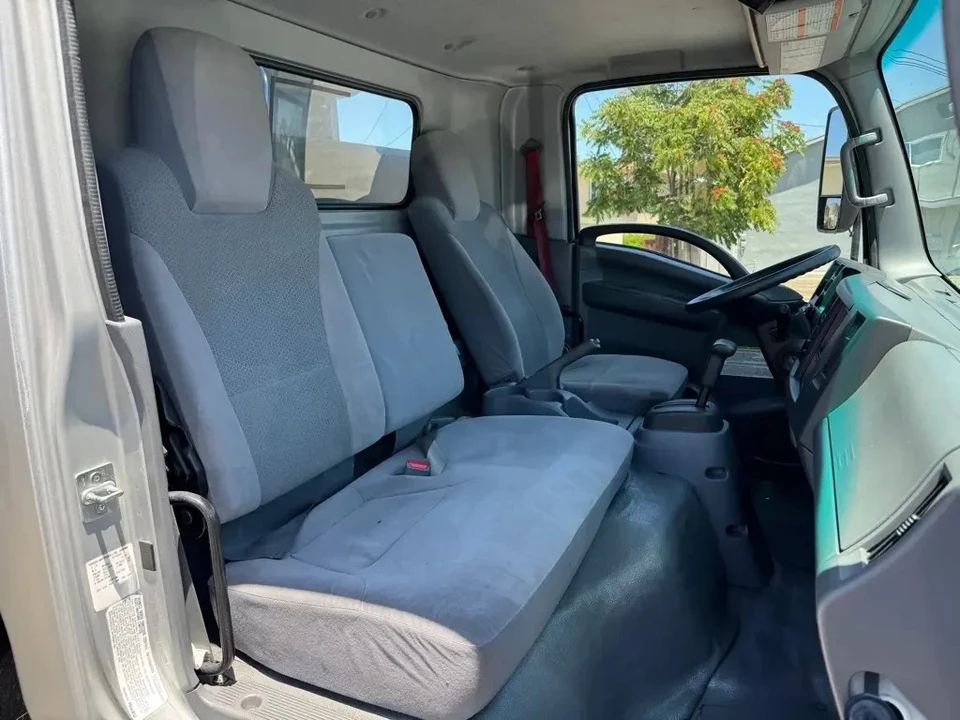 2021 Isuzu Elf - Image 9 of 13