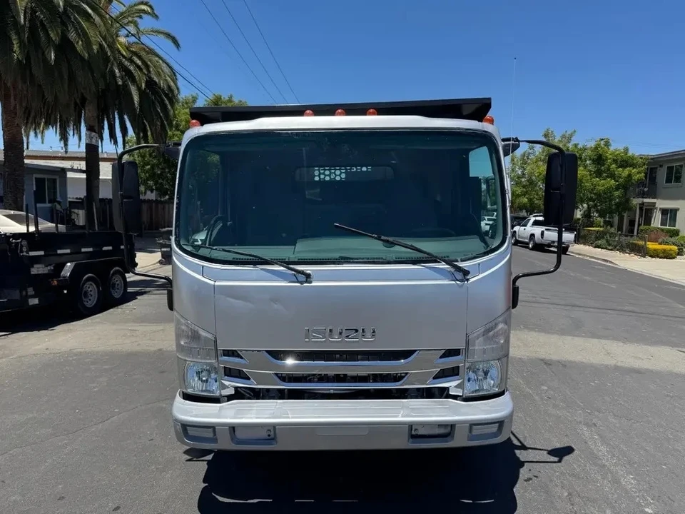 2021 Isuzu Elf - Image 2 of 13