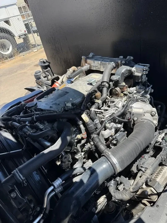 2021 Isuzu Elf - Image 13 of 13