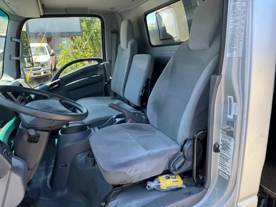 2021 Isuzu Elf - Image 11 of 13