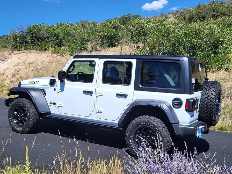 2021 Jeep JL Wrangler - Image 2 of 14