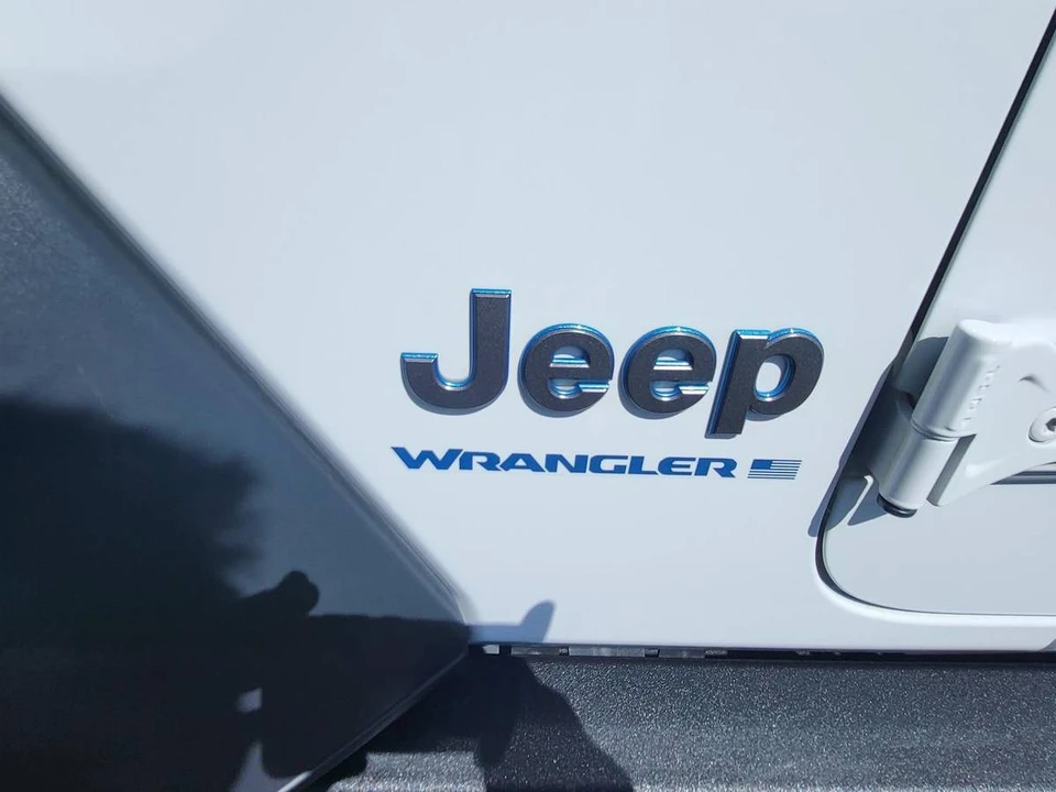 2021 Jeep JL Wrangler - Image 13 of 14