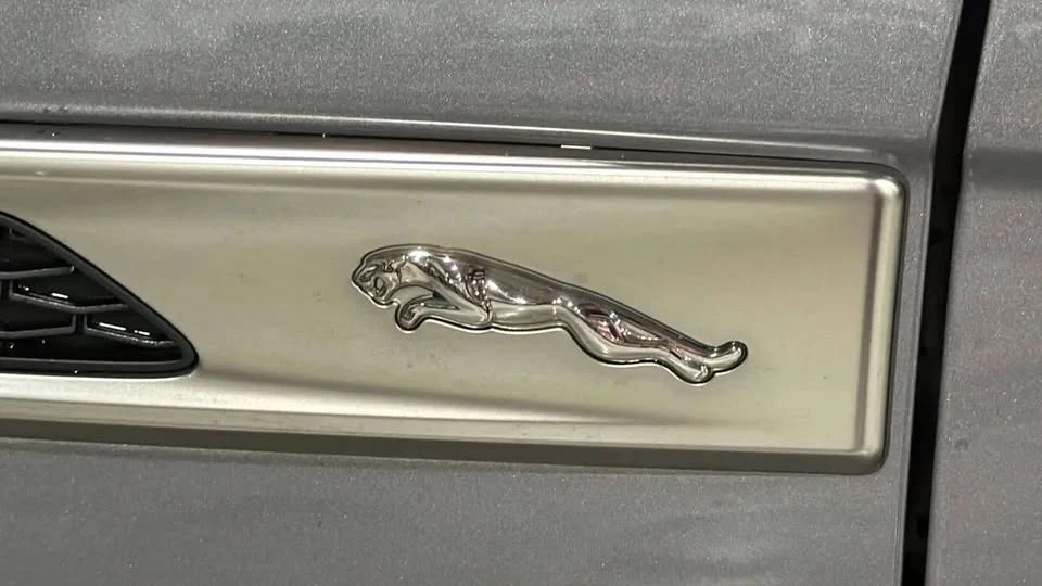 2021 Jaguar F-Pace - Image 18 of 20