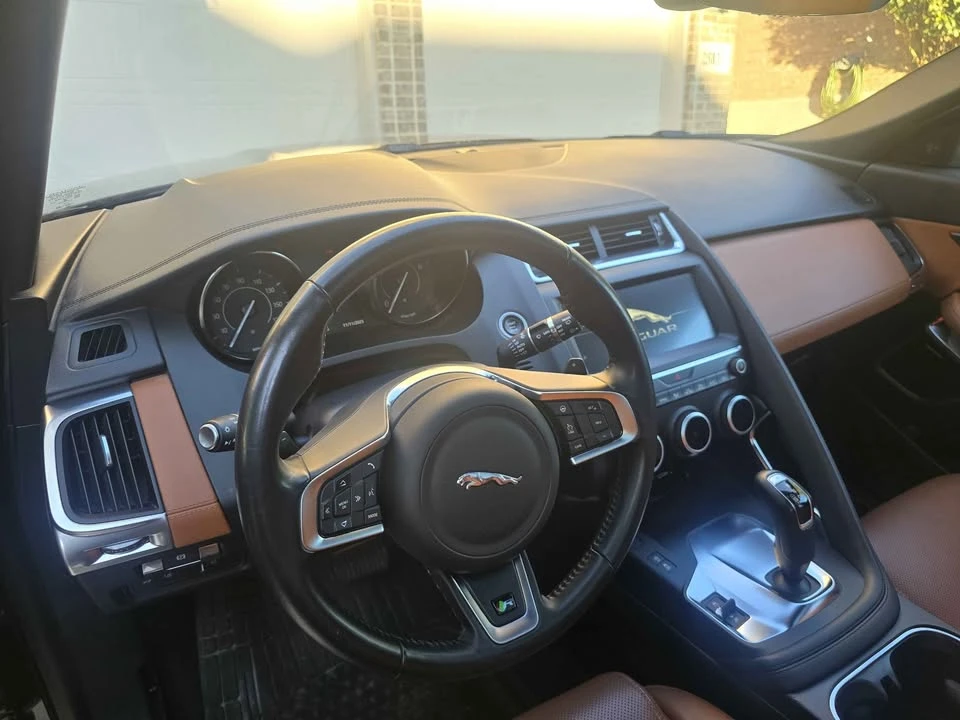 2021 Jaguar E-Pace - Image 10 of 14