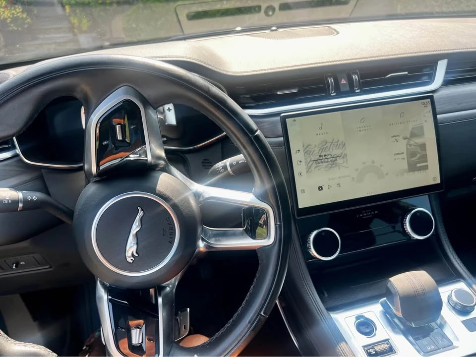 2021 Jaguar E-Pace - Image 10 of 10