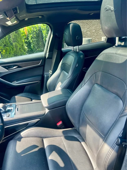 2021 Jaguar E-Pace - Image 9 of 10
