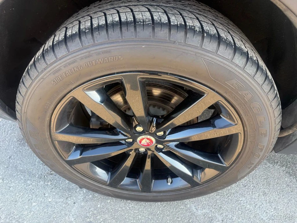 2021 Jaguar E-Pace - Image 11 of 12