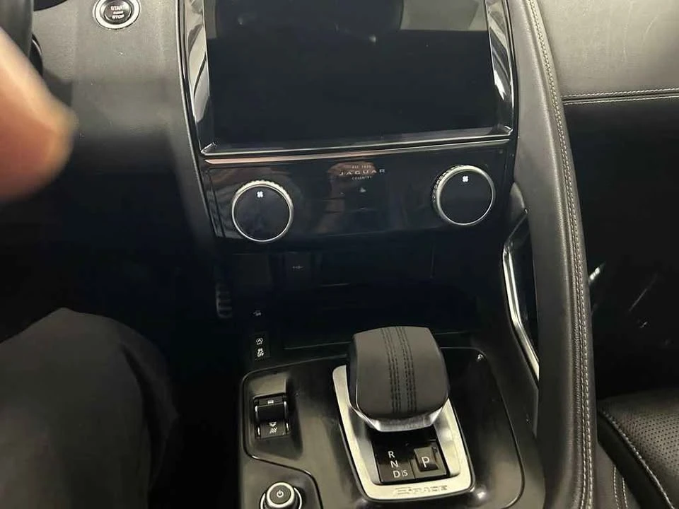 2021 Jaguar E-Pace - Image 15 of 16