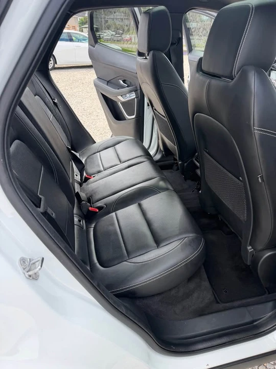 2021 Jaguar E-Pace - Image 11 of 18