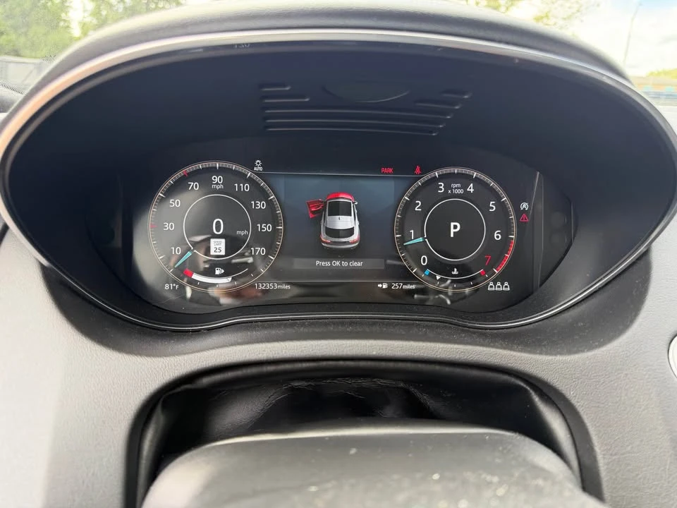 2021 Jaguar E-Pace - Image 15 of 18