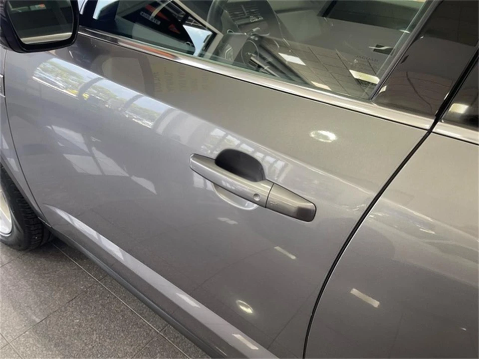 2021 Jaguar E-Pace - Image 13 of 31