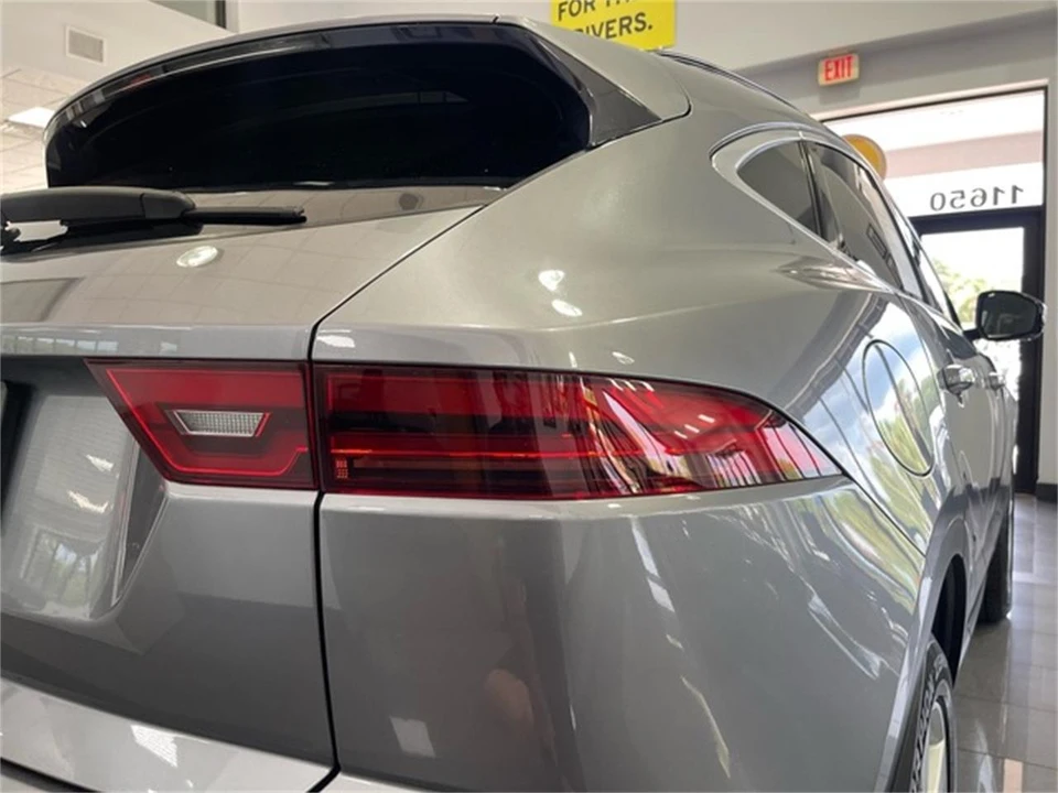 2021 Jaguar E-Pace - Image 17 of 31