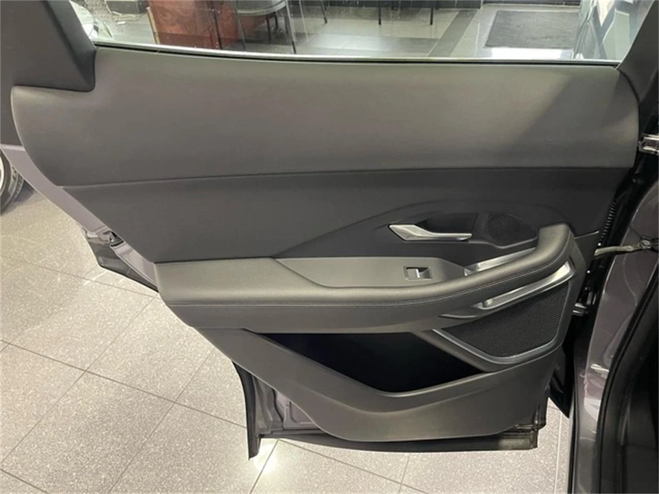 2021 Jaguar E-Pace - Image 31 of 31