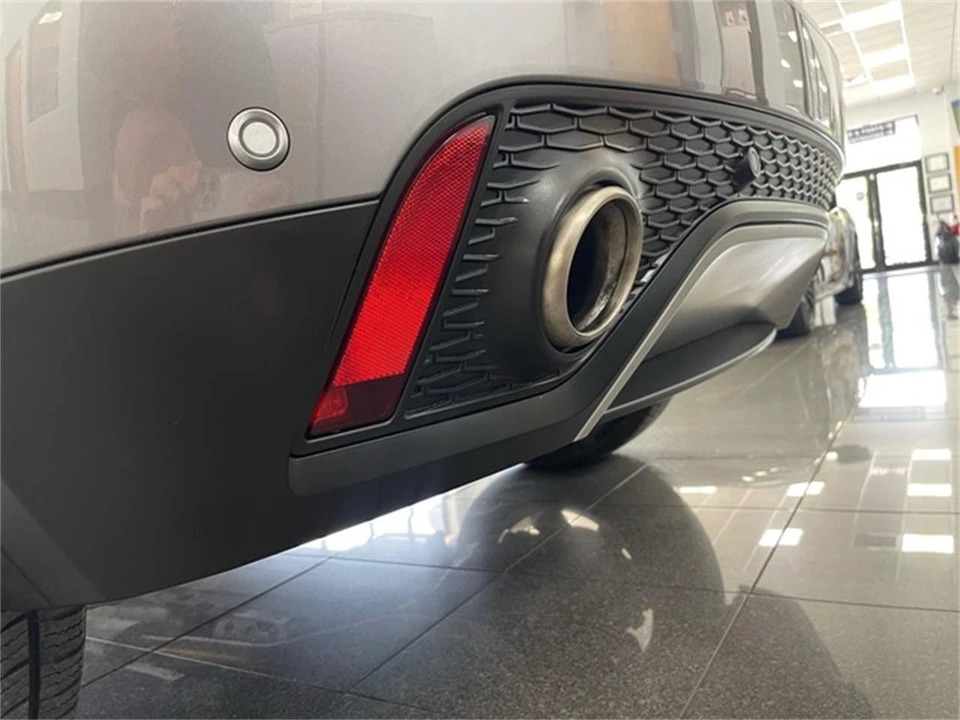 2021 Jaguar E-Pace - Image 16 of 31