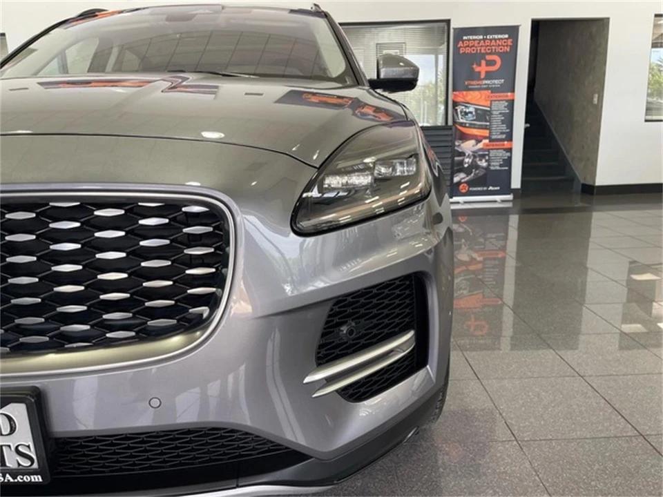 2021 Jaguar E-Pace - Image 10 of 31