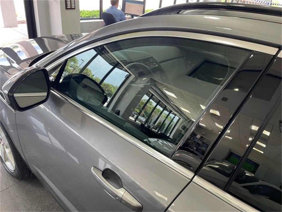 2021 Jaguar E-Pace - Image 14 of 31